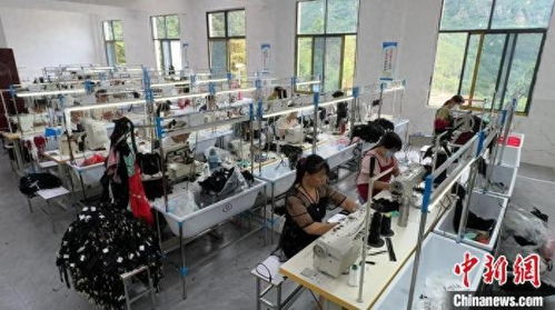 湖南江永 乡村“微工厂”搭建就业“大舞台”，小服装织就致富新图景