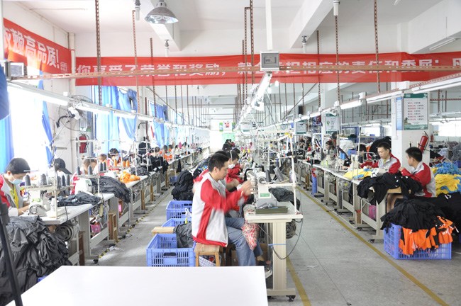 校服定做批发与化妆品 跨界营销的颠覆玩法